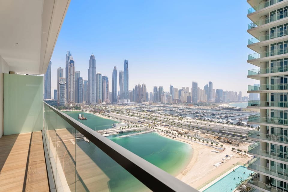 City view, Sea view
