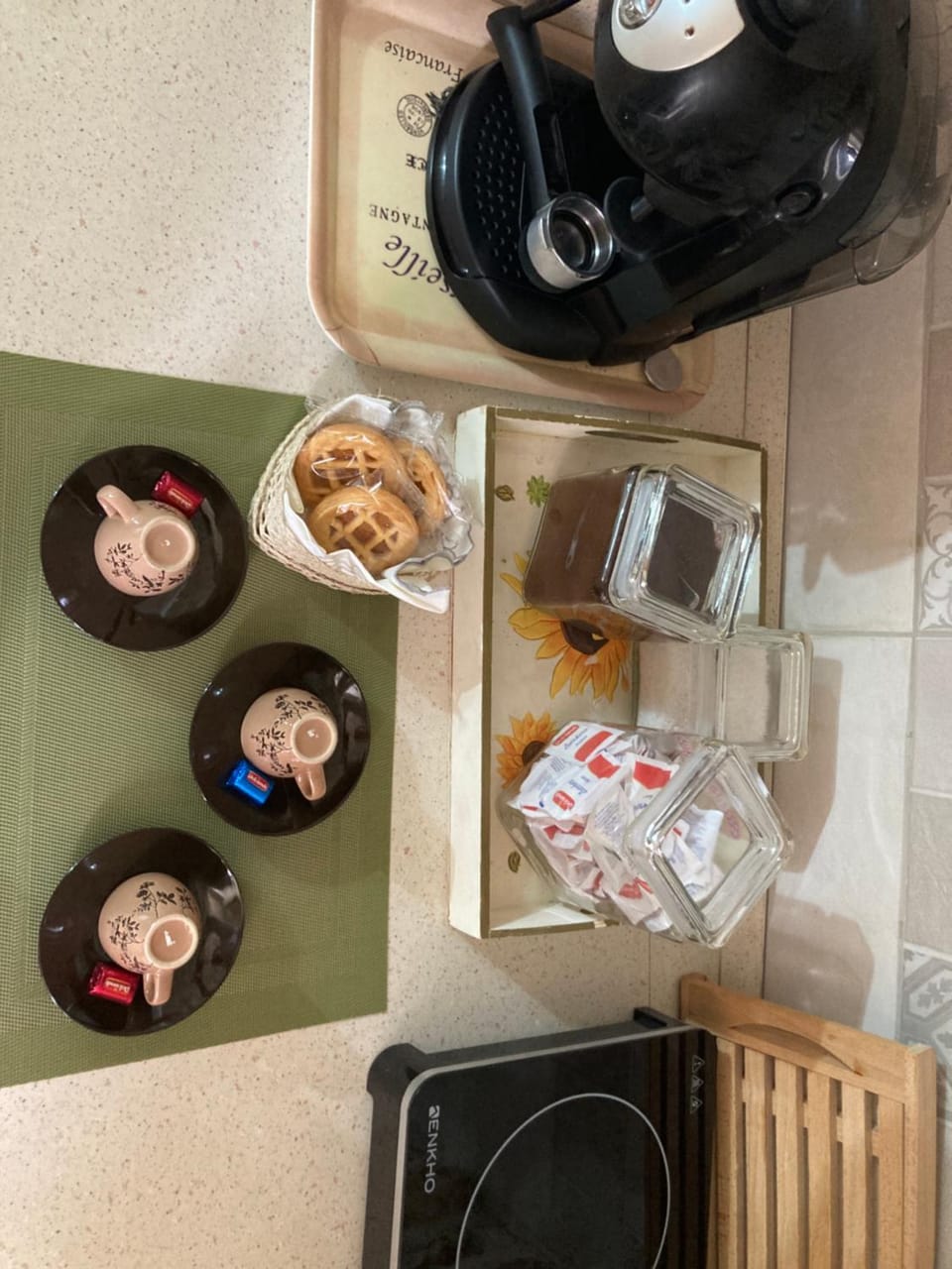 Coffee/tea facilities, stove