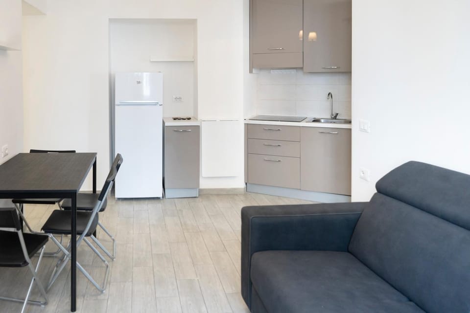 Kitchen or kitchenette, Living room, Seating area, Dining area, pet friendly, stove