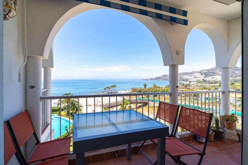 Balcony/Terrace, Pool view, Sea view