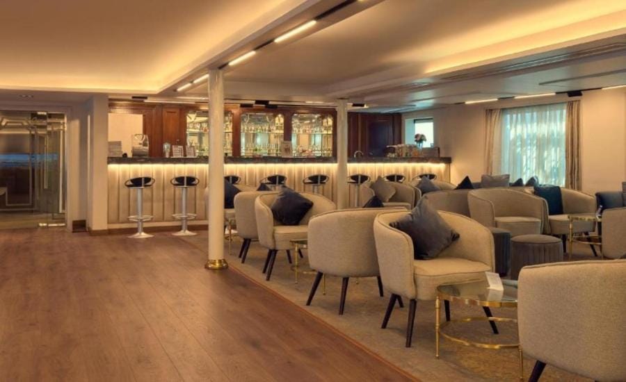 Lounge or bar