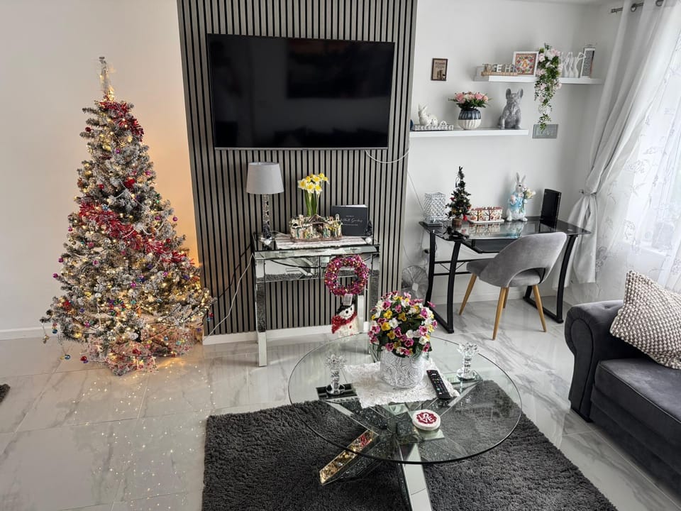 Modern 3-Bed Hideaway Near Westgate With Parking House in Canterbury