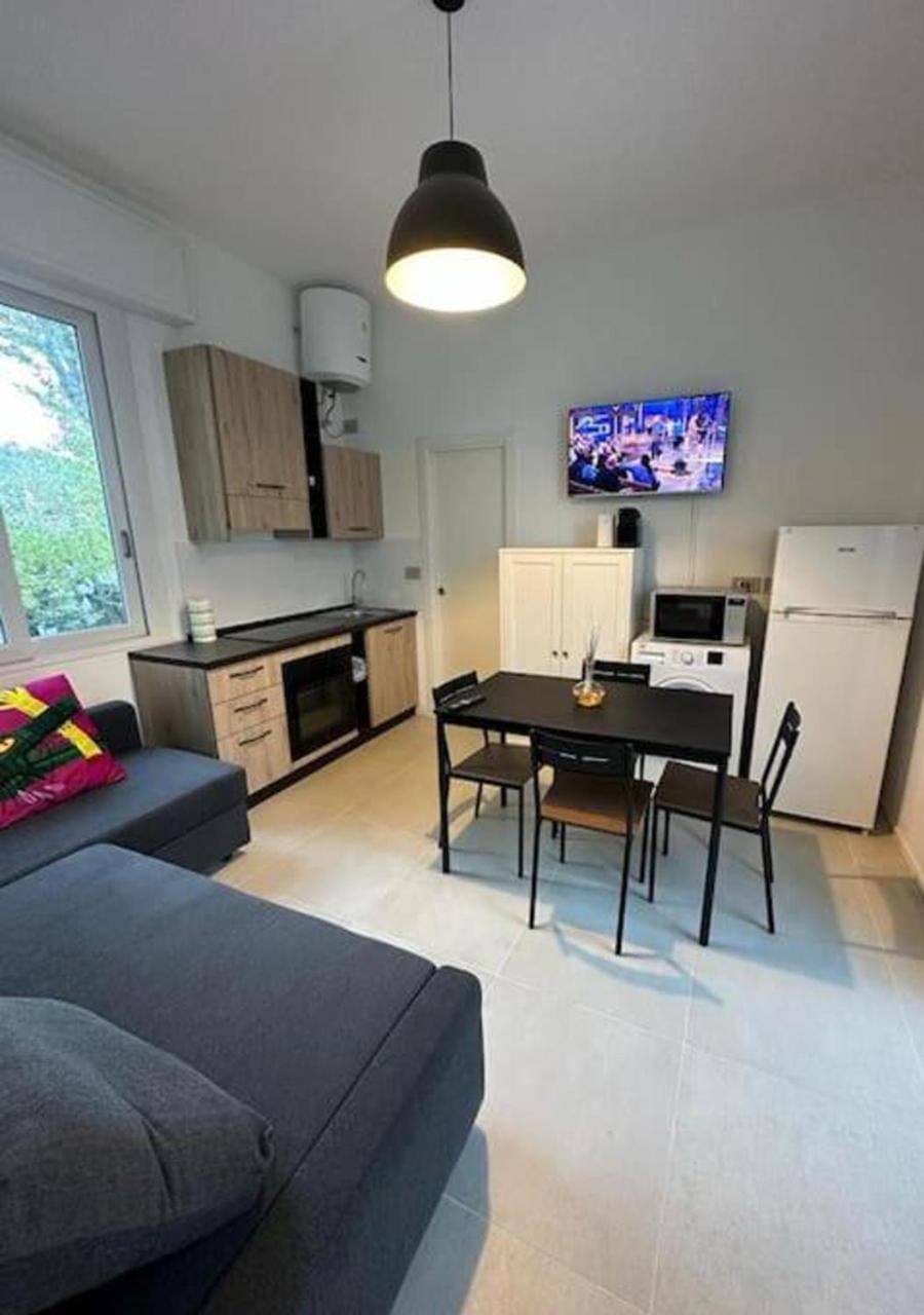 Communal lounge/ TV room, Kitchen or kitchenette, Dining area