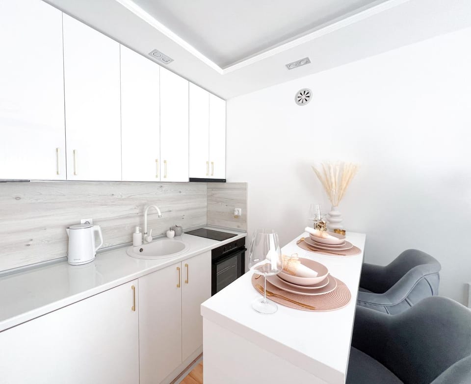 Kitchen or kitchenette, Dining area, kitchen