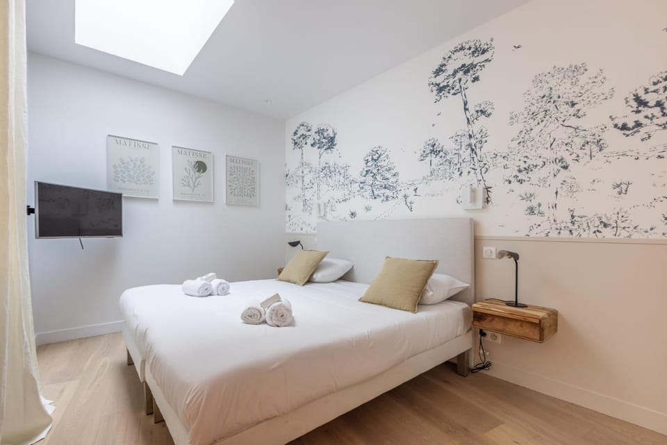 Bed, Bedroom