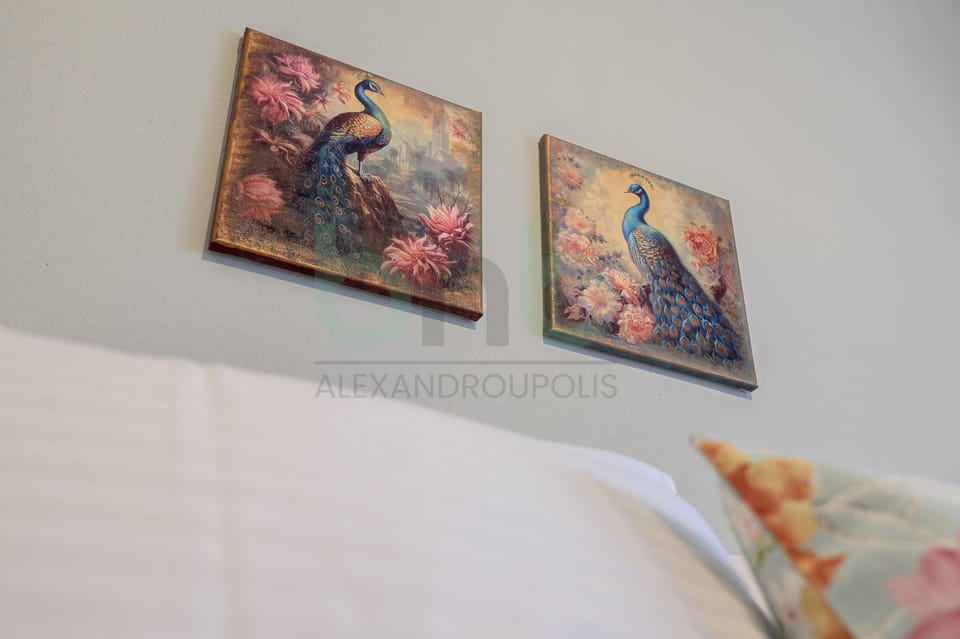 Bed, Photo of the whole room, Decorative detail, Bedroom
