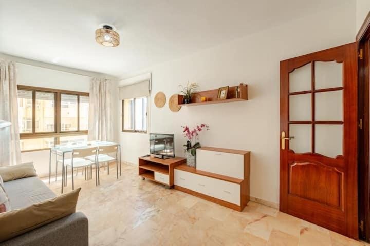 Apartamento playa Victoria Apartment in Cadiz