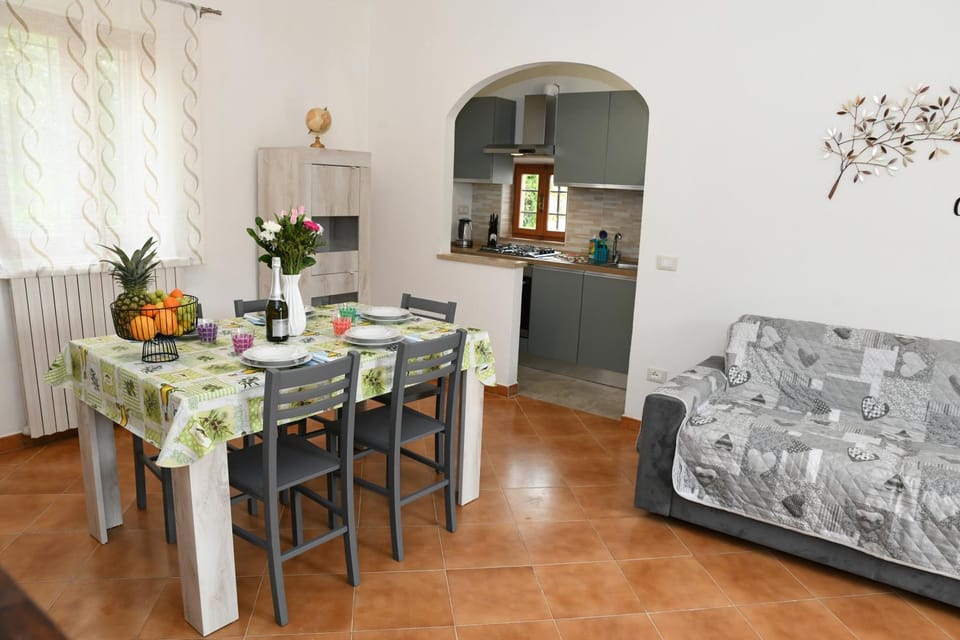 Living room, Dining area