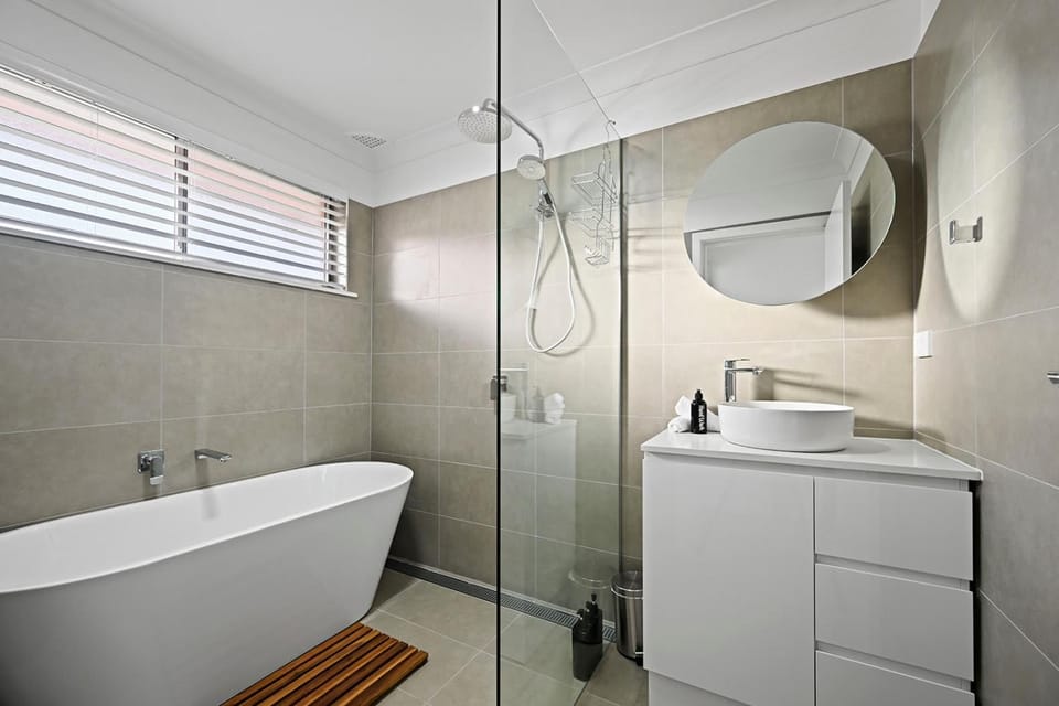Bathroom, Bath