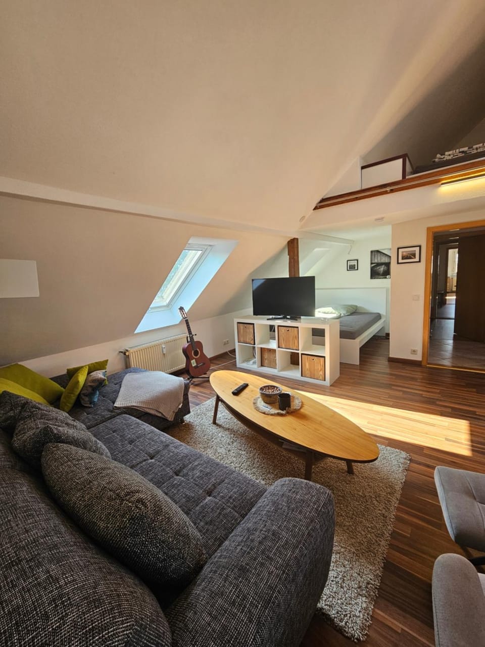 TV and multimedia, Living room, Seating area