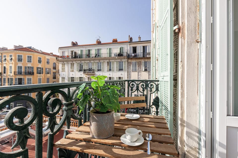 7 FOCH 202 - Studio contemporain en plein coeur de Nice - climatisation Apartment in Nice