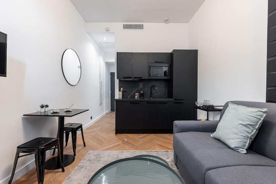 7 FOCH 202 - Studio contemporain en plein coeur de Nice - climatisation Apartment in Nice