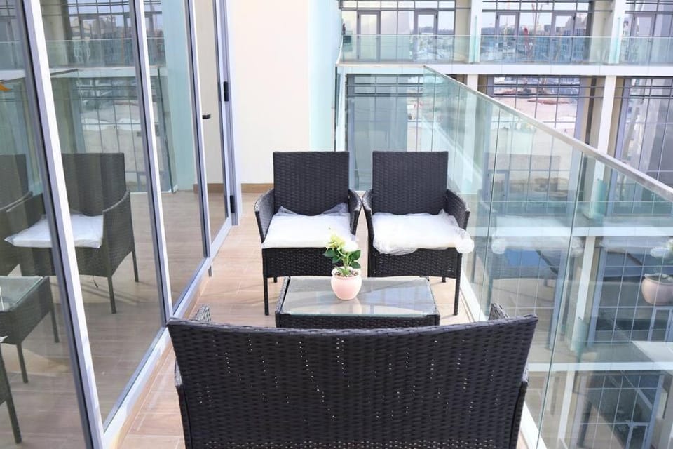 View (from property/room), Balcony/Terrace, Balcony/Terrace, Living room, Seating area, Dining area