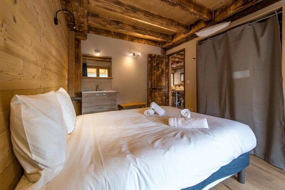 Chalet montagnard rénové avec jacuzzi 4****- 15 Personnes Chalet in Saint-Sorlin-d'Arves