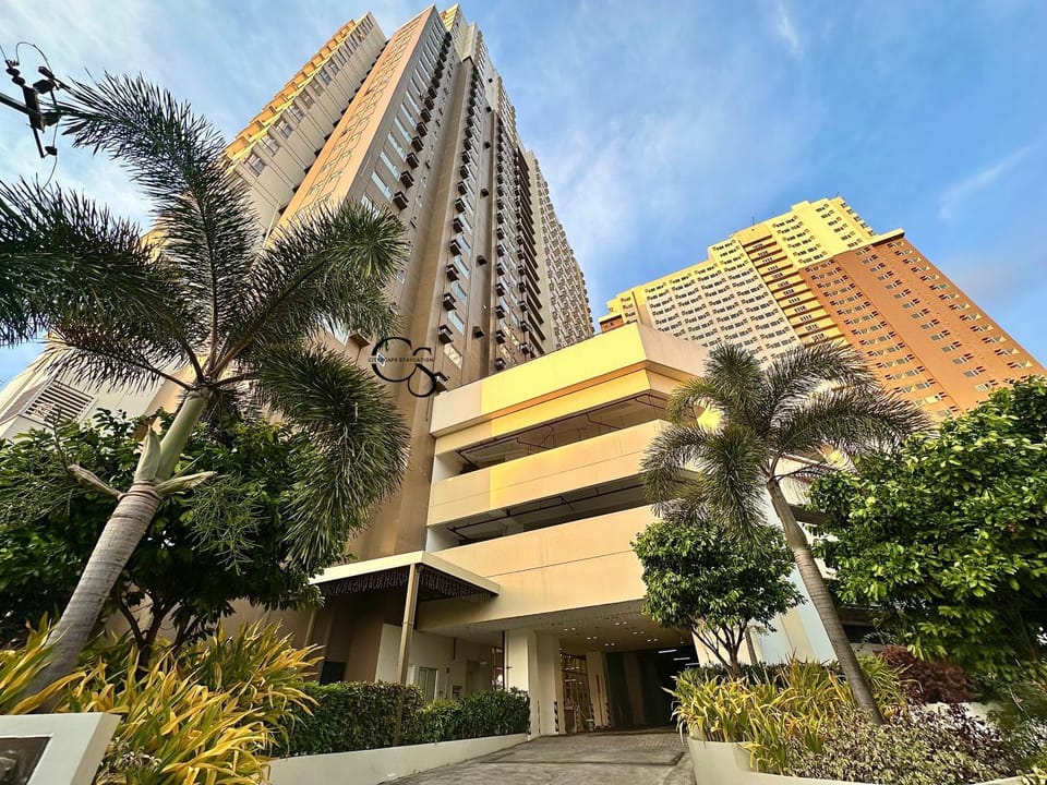Heart of CDO Cozy Condo Wi-fi Netflix Apartment in Cagayan de Oro