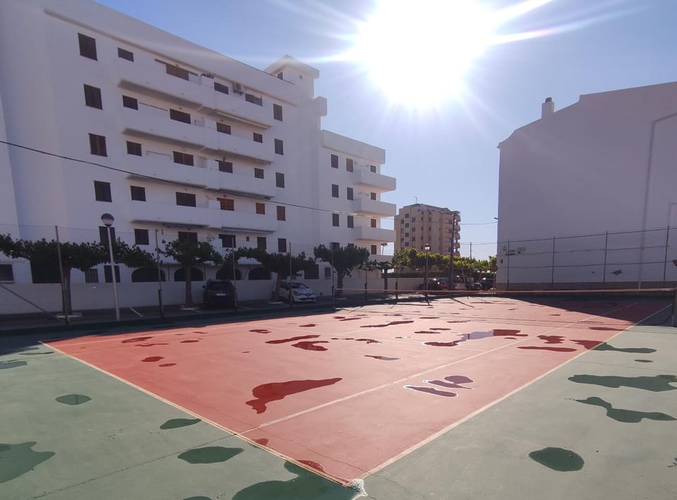 Tennis court