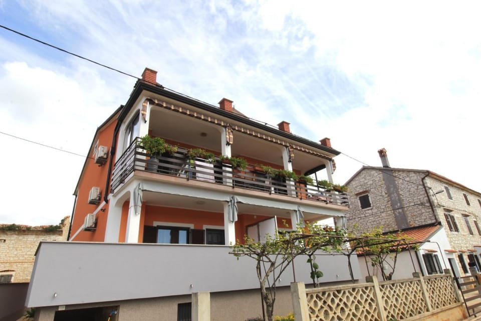 Apartments Tre pini Bed and Breakfast in Istria County