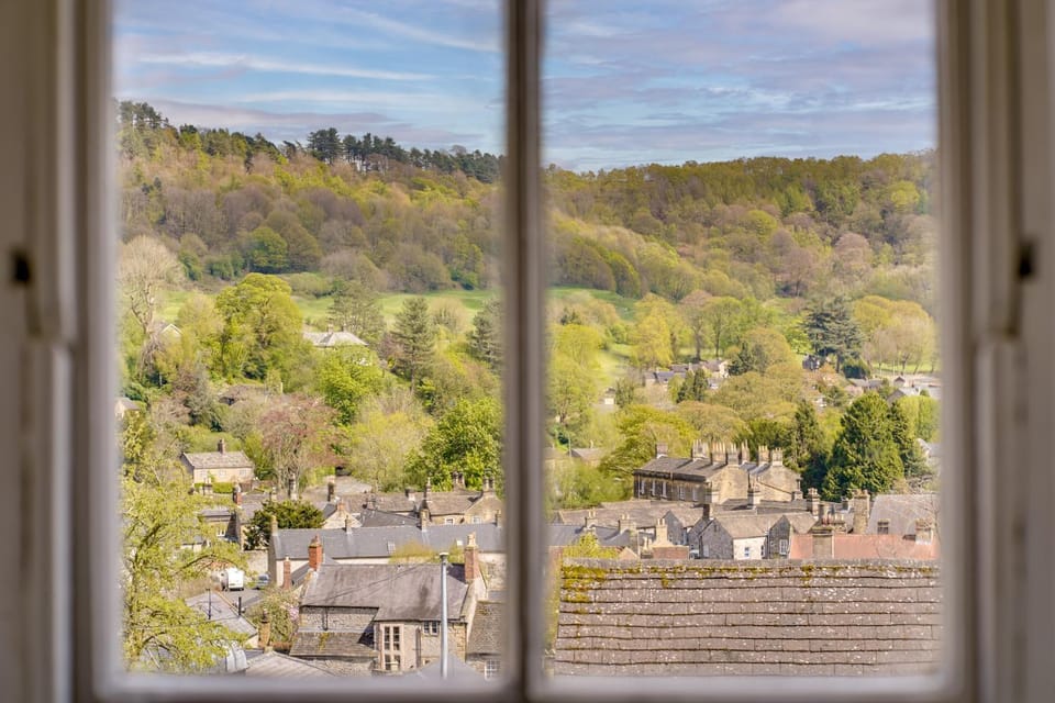 Neighbourhood, City view, Mountain view