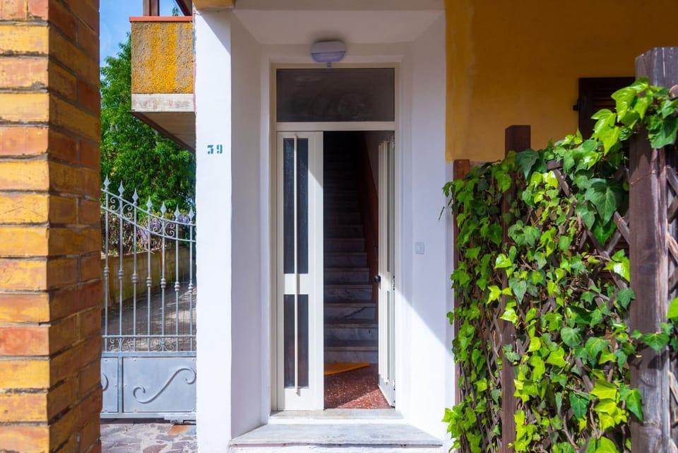 Property building, Facade/entrance