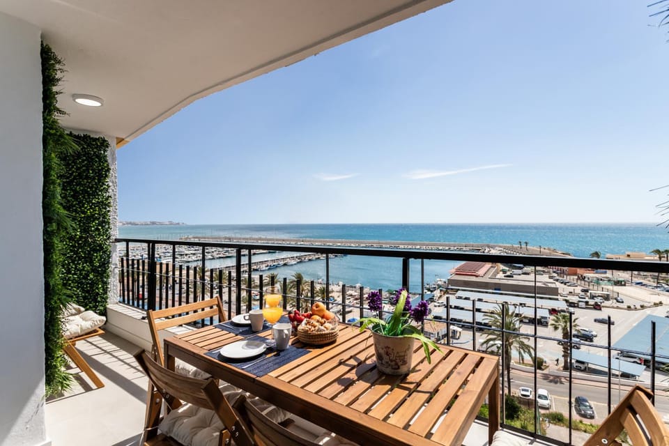 Natural landscape, Balcony/Terrace, Balcony/Terrace, Dining area, Sea view