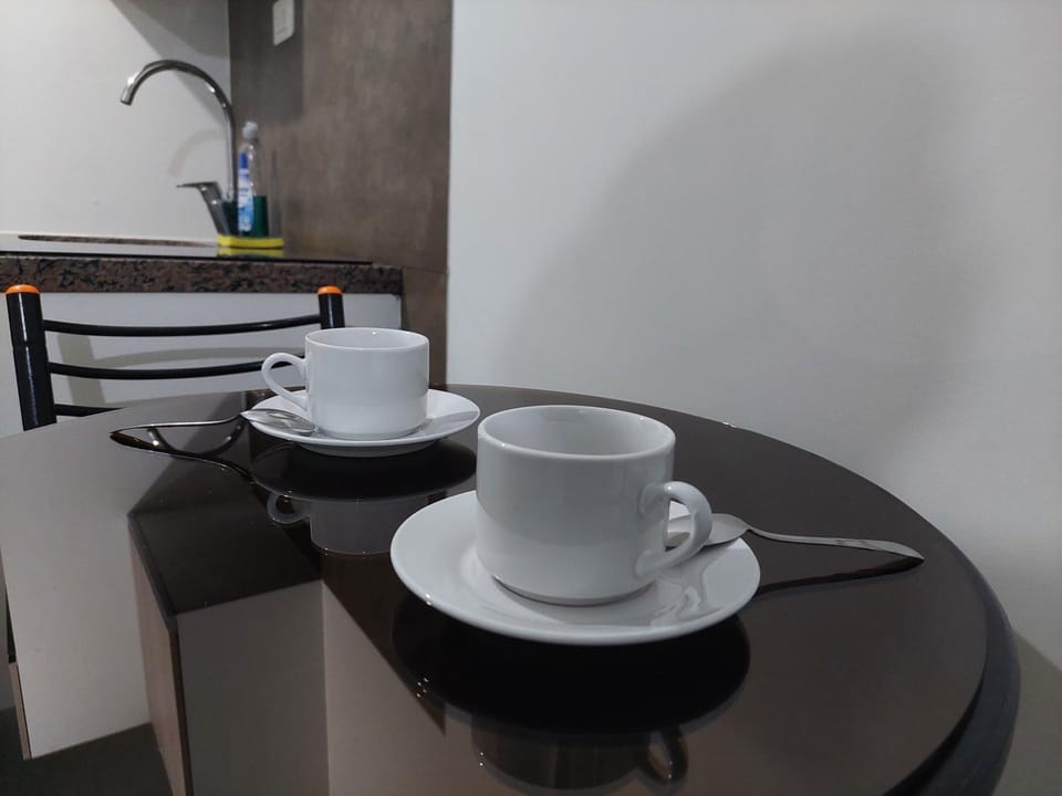 Coffee/tea facilities, Kitchen or kitchenette, Dining area
