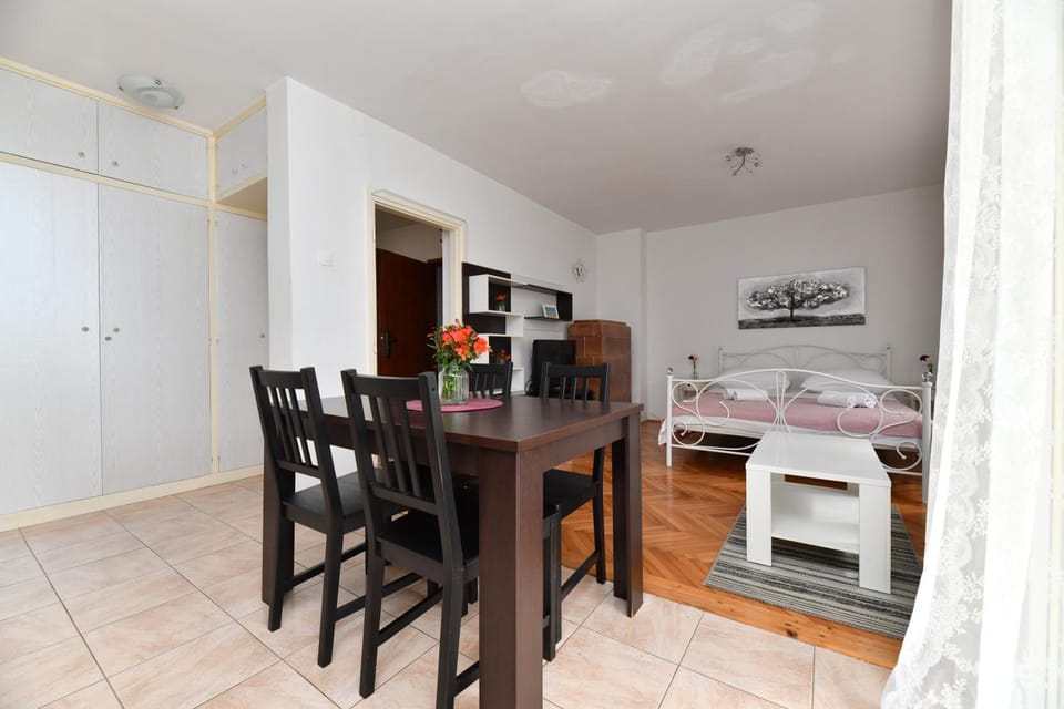Cozy 16A Apartment in Zadar