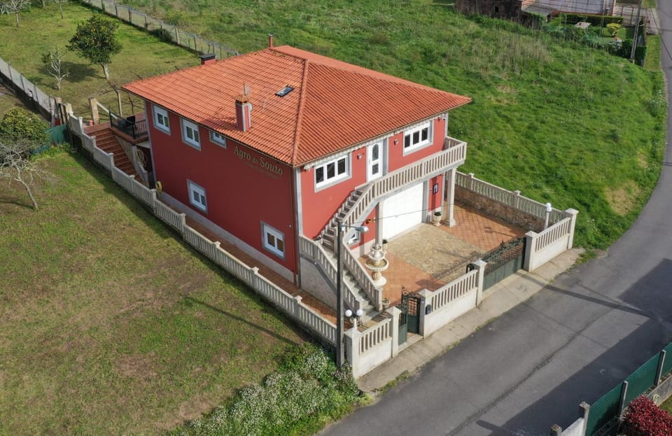 Property building, Patio, Neighbourhood, Natural landscape, Bird's eye view, Garden, Horse-riding, Horse-riding, Balcony/Terrace, Decorative detail, Hiking, Cycling, Logo/Certificate/Sign, Street view, Area and facilities, Sports, Location, Quiet street view, Parking