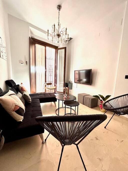 Communal lounge/ TV room, TV and multimedia, Living room