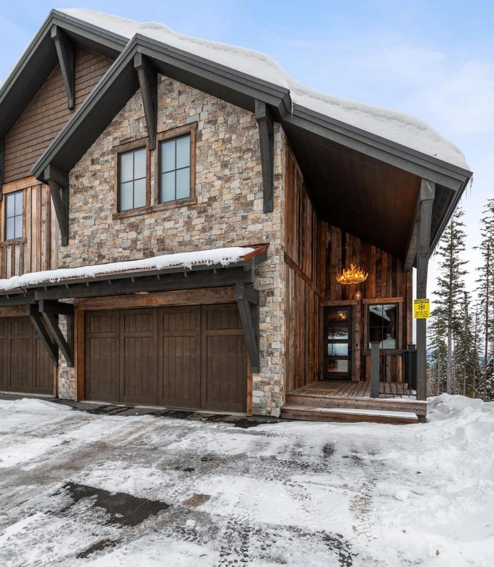 Inspiration Ski Haus House in Whitefish