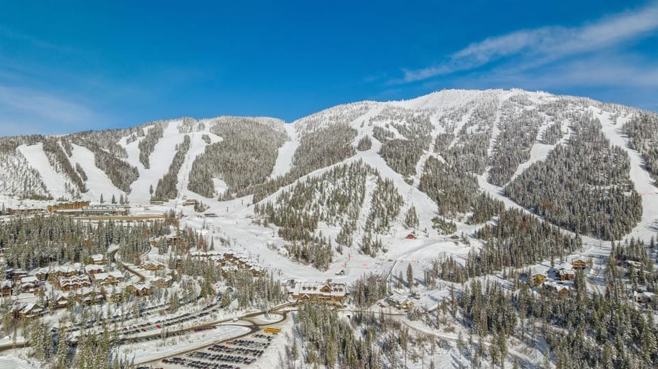 Day, Natural landscape, Bird's eye view, Winter, Skiing