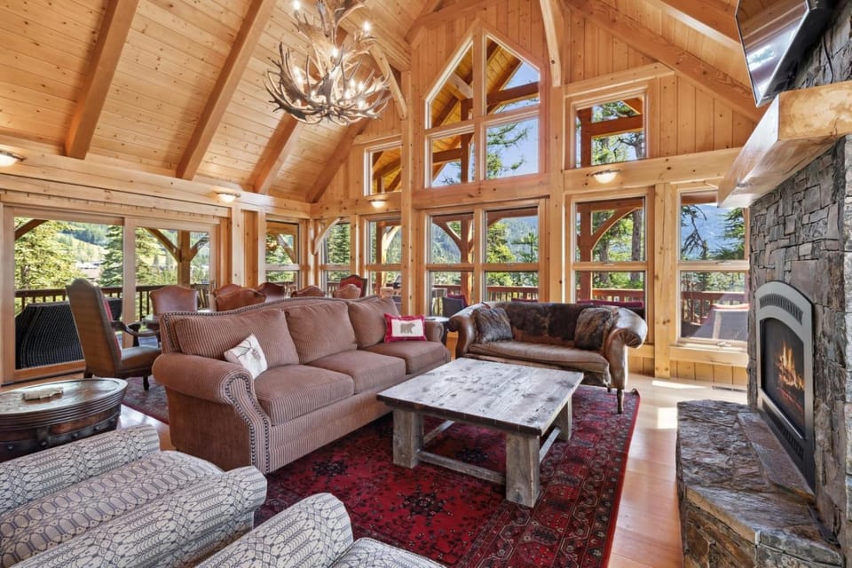 Rested Ridge Ski Haus House in Whitefish