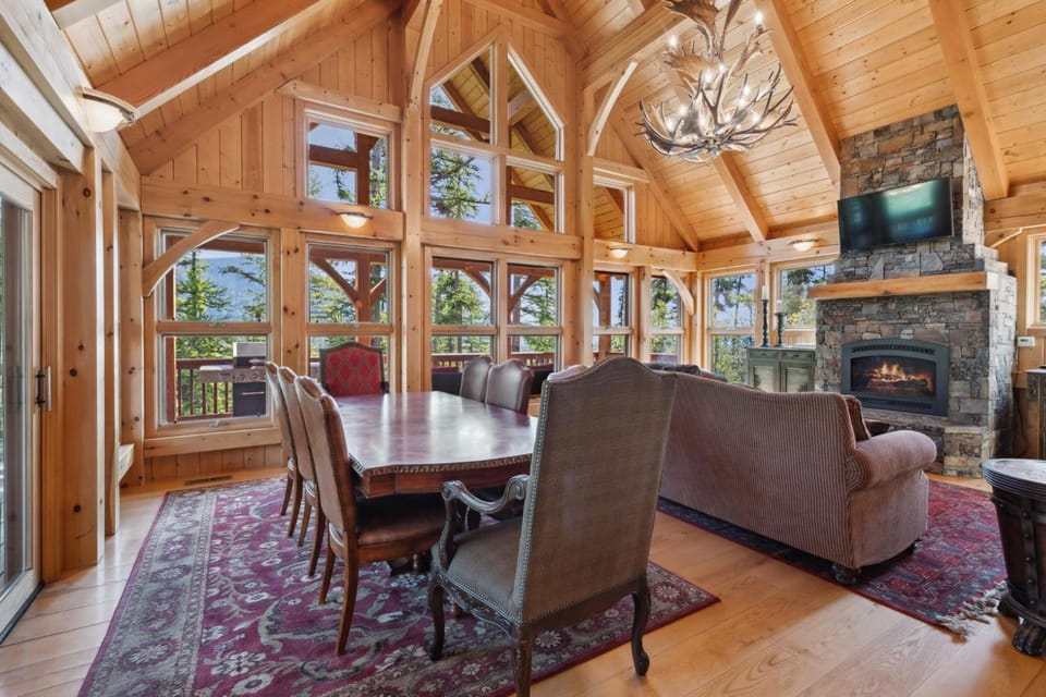 Rested Ridge Ski Haus House in Whitefish