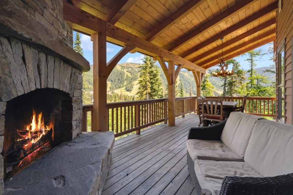 Rested Ridge Ski Haus House in Whitefish