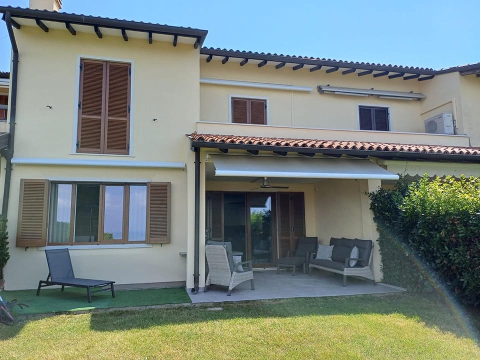 Property building, Patio, Garden, Garden view, sunbed