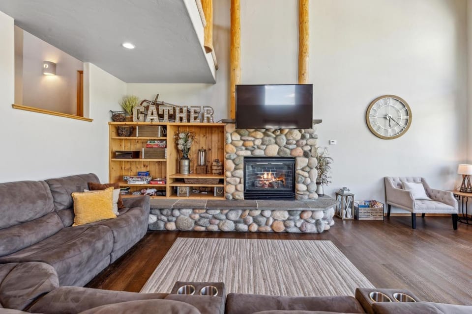 Wood Run Ski Haus House in Whitefish