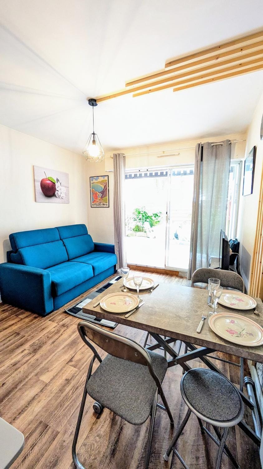 Le Petit Nid, T2 Rez de jardin avec parking - Plage et commerces à 15 à pied Apartment in Normandy