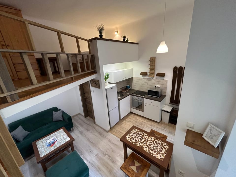 Living room, Dining area, pet friendly, toaster
