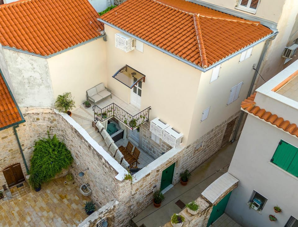 Property building, Patio