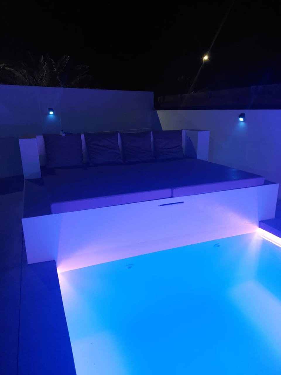 Night, Pool view, Swimming pool, sunbed