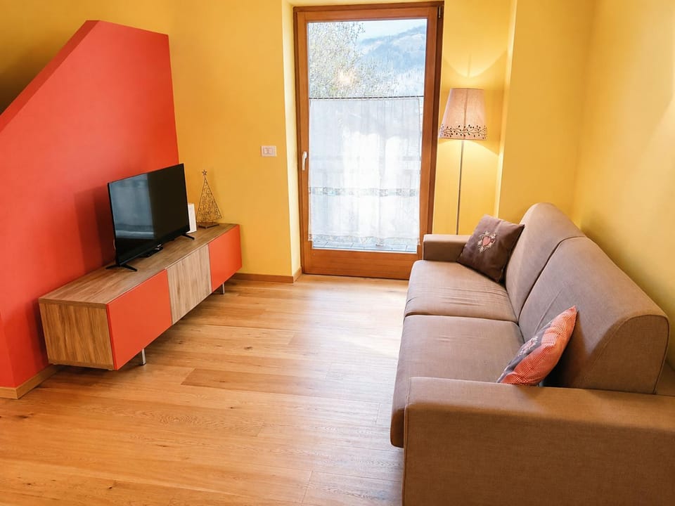 TV and multimedia, Seating area