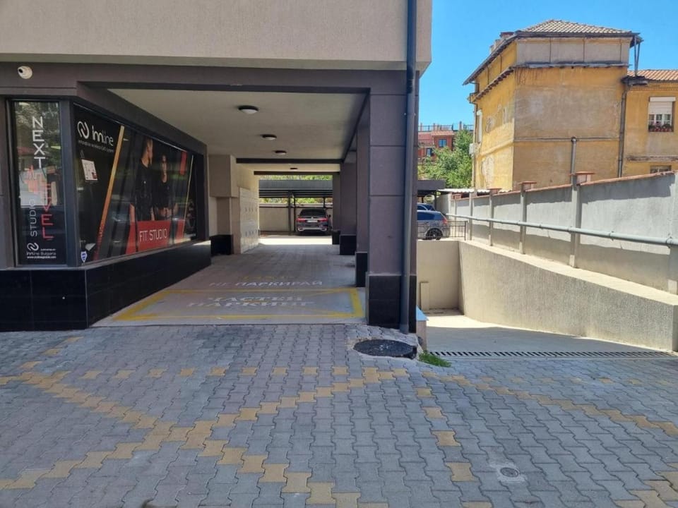 Property building, Day