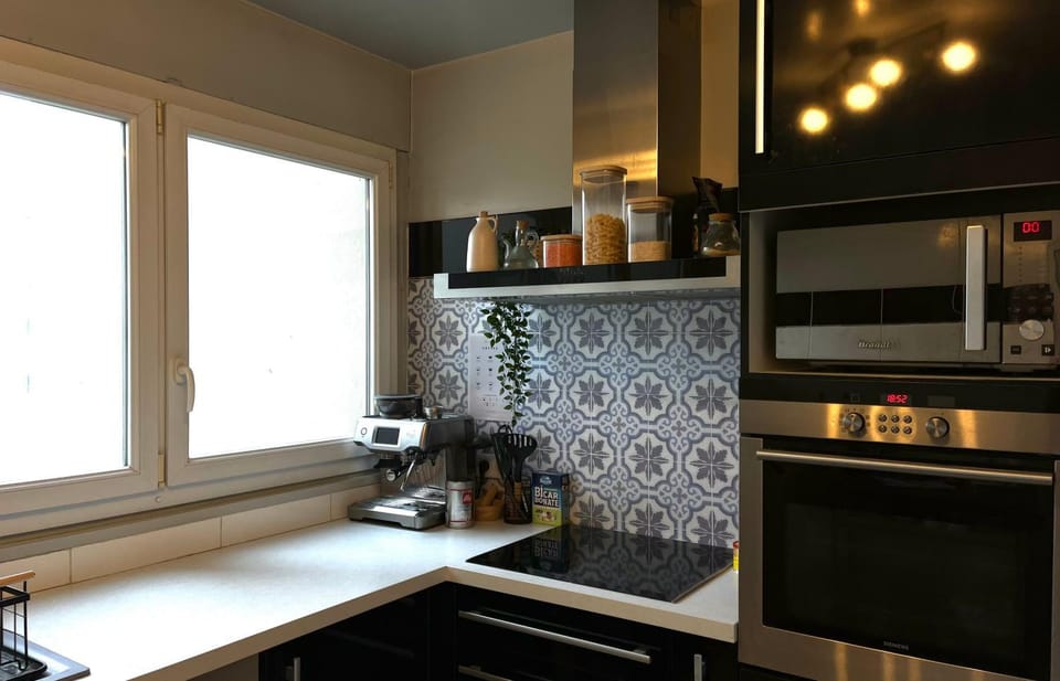 Kitchen or kitchenette, stove