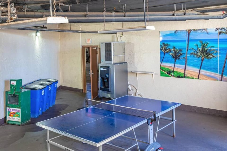 Royal Kahana 714- Updated ocean view Hawaiiana style 1 bedroom Apartment in Napili-Honokowai