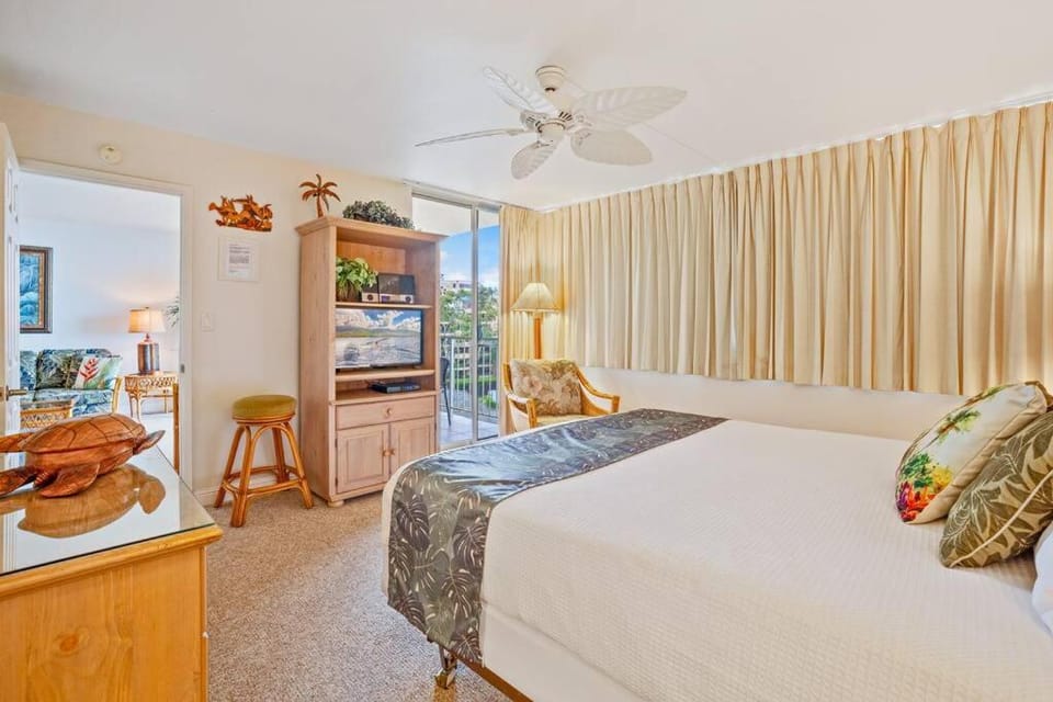 Royal Kahana 714- Updated ocean view Hawaiiana style 1 bedroom Apartment in Napili-Honokowai