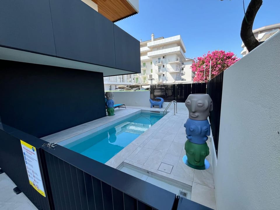 Pool view, Swimming pool