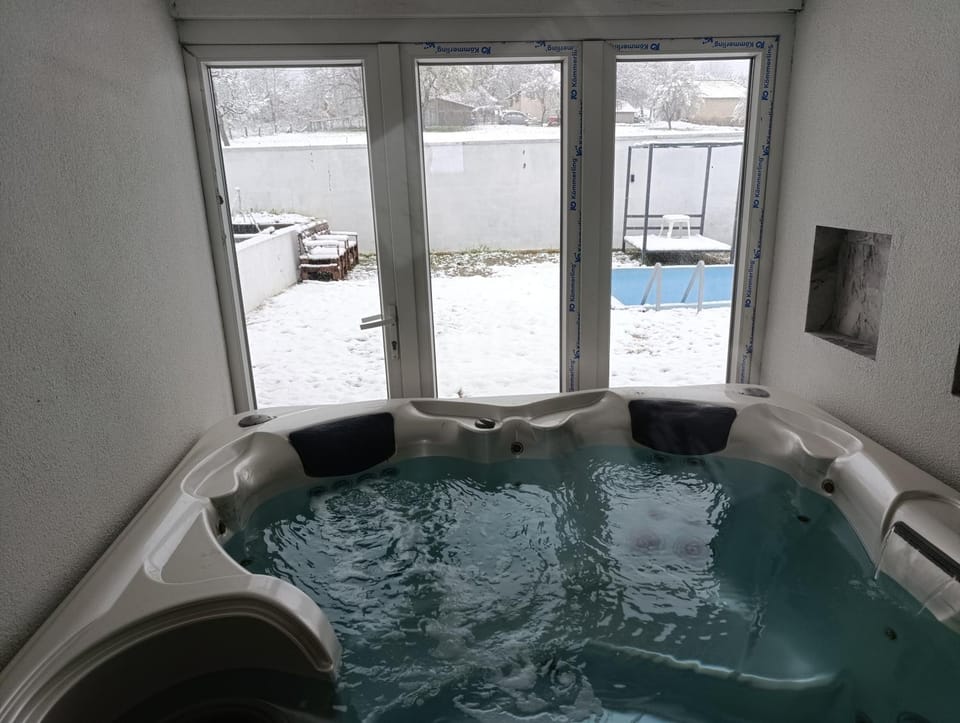 Hot Tub, Spa and wellness centre/facilities