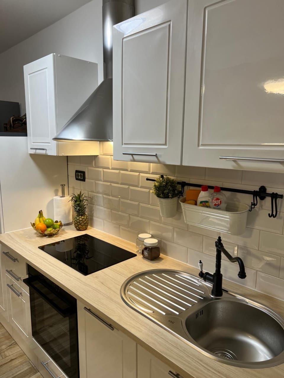Kitchen or kitchenette, pet friendly, stove