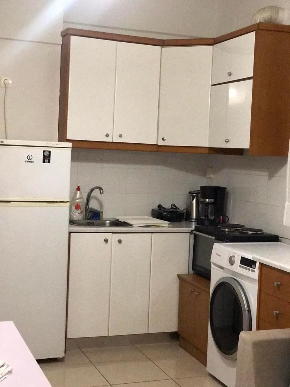 Kitchen or kitchenette, pet friendly, stove, toaster, washing machine