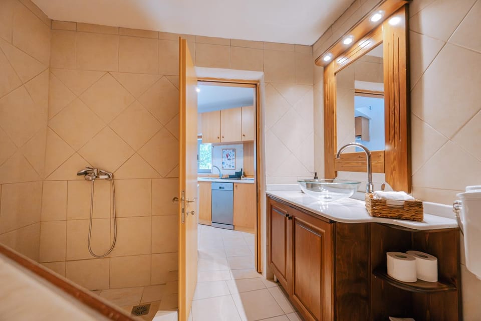 Shower, Bathroom, towels