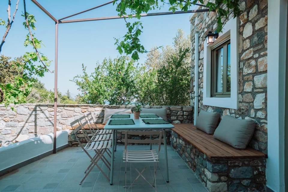 Patio, Day, Garden, View (from property/room), Balcony/Terrace, Dining area